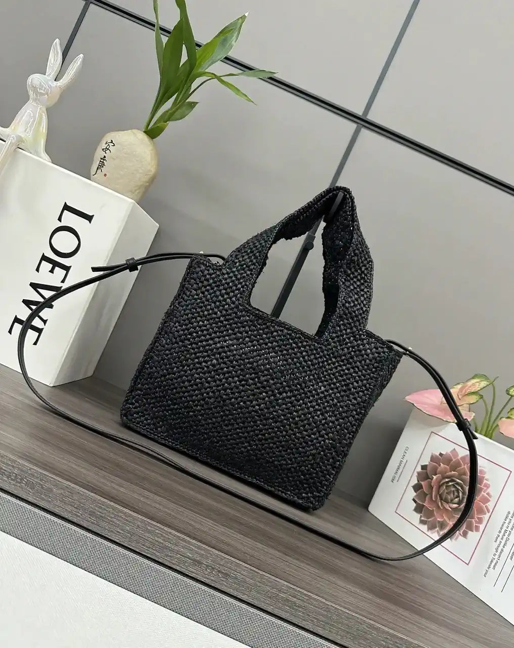 Loewe Small LOEWE Font tote in raffia A685B59X03 Black