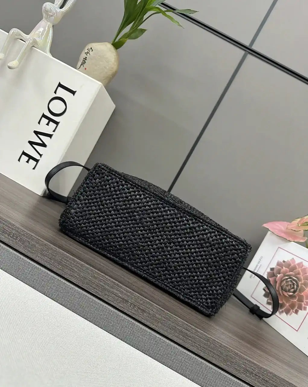 Loewe Small LOEWE Font tote in raffia A685B59X03 Black