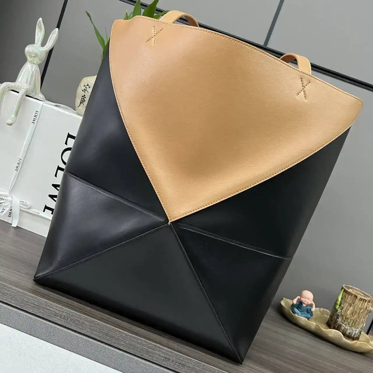 Loewe XL Puzzle Fold tote in shiny calfskin B933Q18X01 Apricot & Black