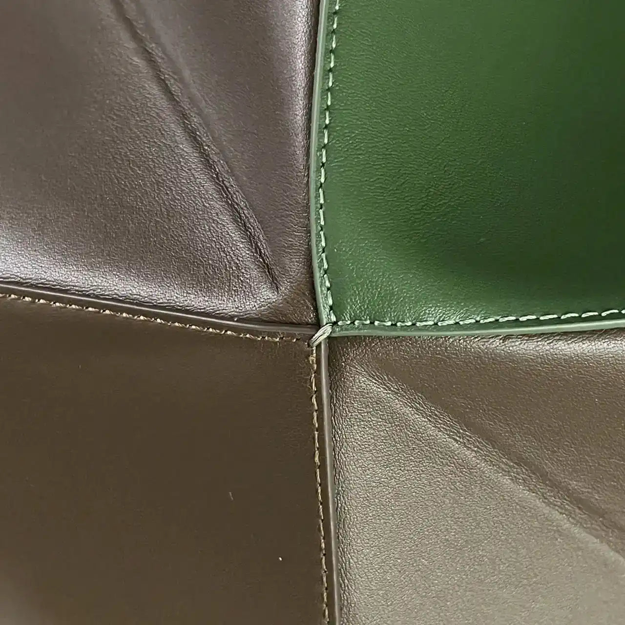 Loewe XL Puzzle Fold tote in shiny calfskin B933Q18X01 Green &coffe