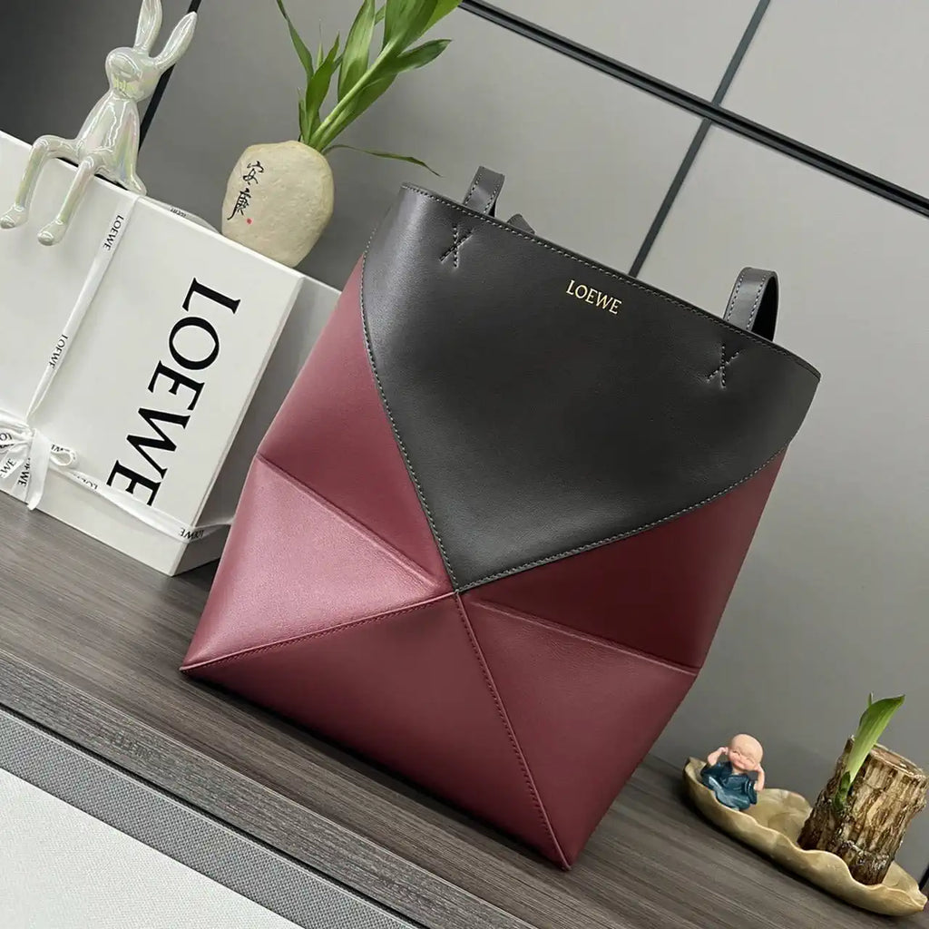 Loewe XL Puzzle Fold tote in shiny calfskin B933Q18X01 Black & Red