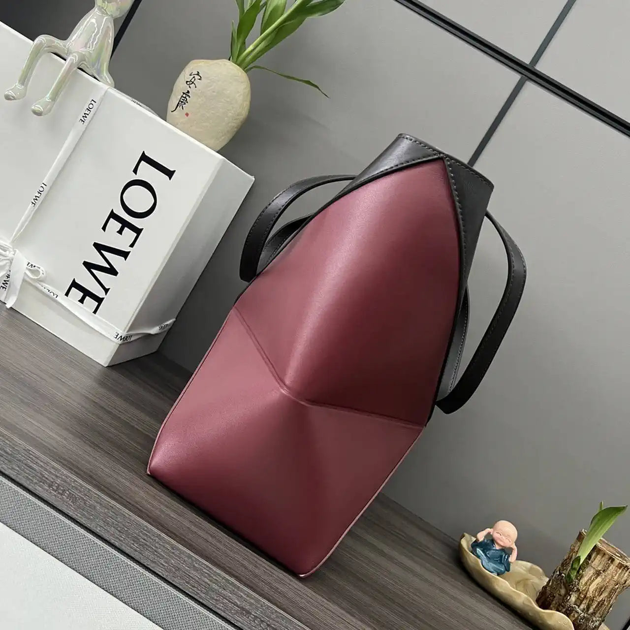 Loewe XL Puzzle Fold tote in shiny calfskin B933Q18X01 Black & Red