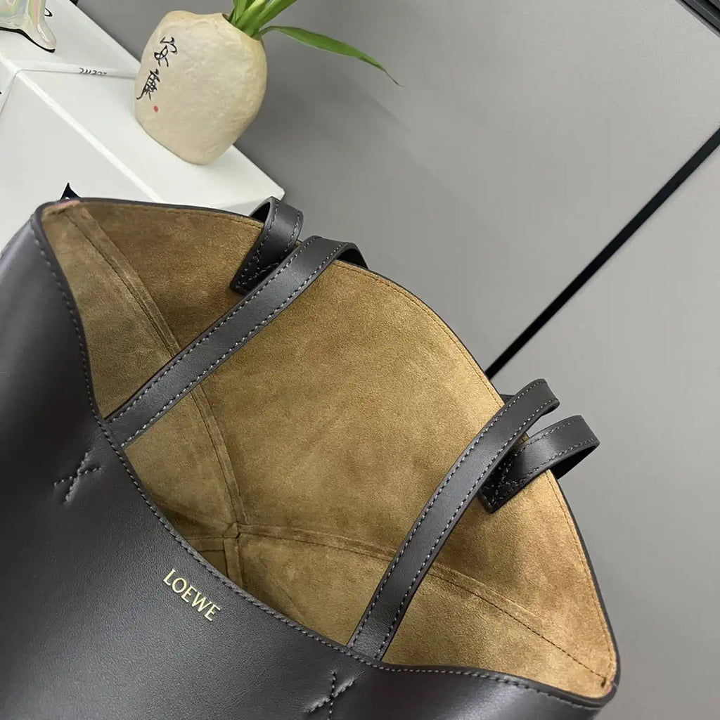 Loewe XL Puzzle Fold tote in shiny calfskin B933Q18X01 Black & Red
