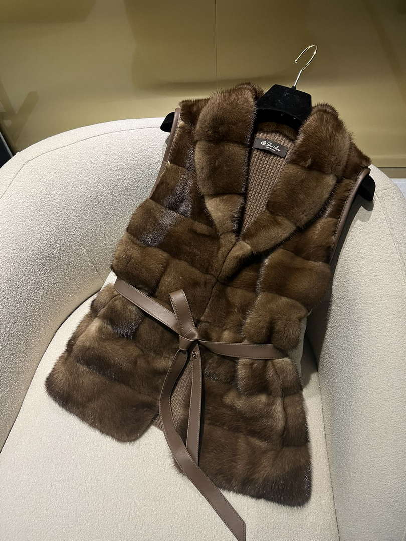Loro Piana Copenhagen Mink Cashmere Vest L90092 - S - View 1