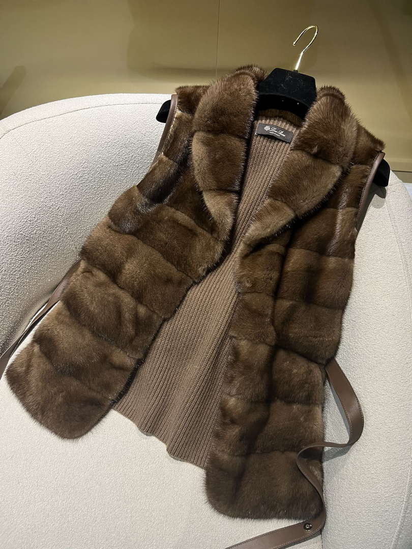Loro Piana Copenhagen Mink Cashmere Vest L90092