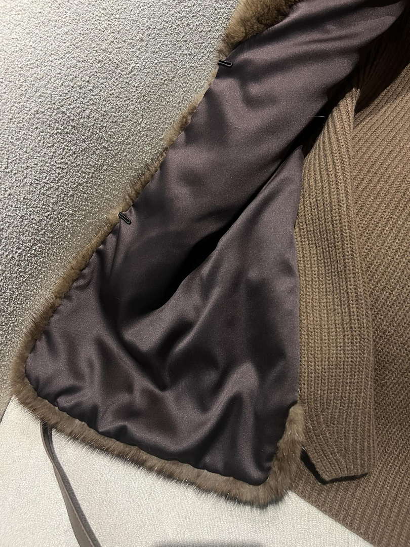 Loro Piana Copenhagen Mink Cashmere Vest L90092 - S - View 5