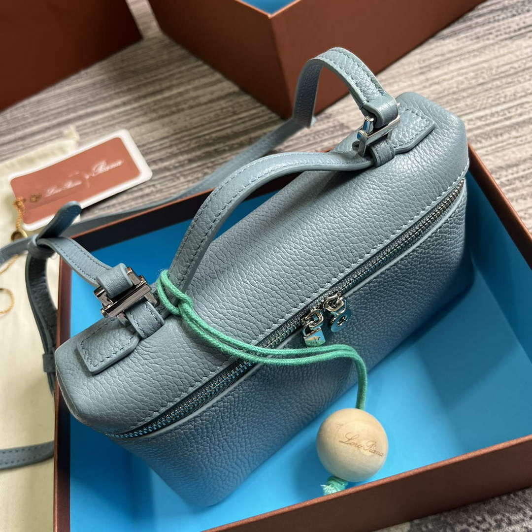 Loro Piana FAI8393 Extra Pocket Pouch L19 Light blue
