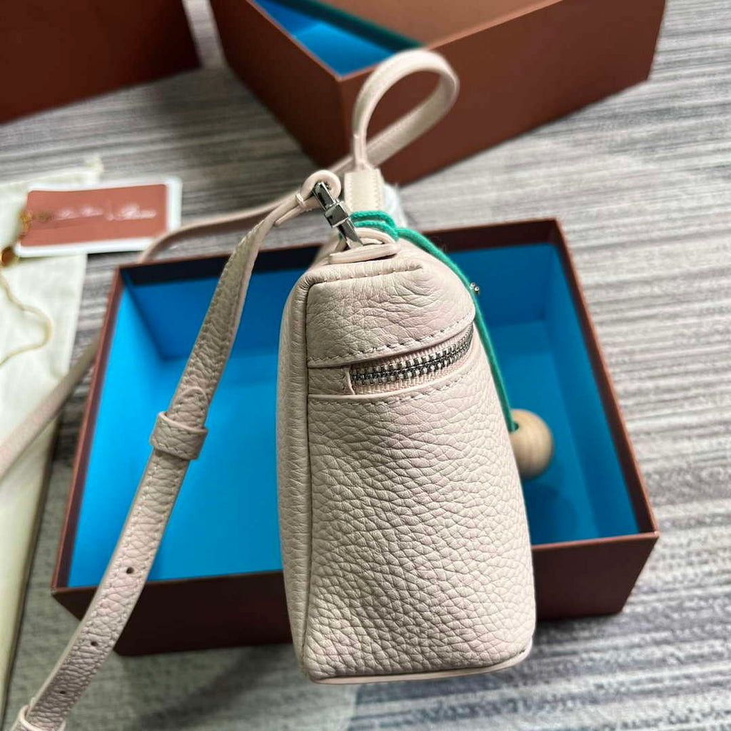 Loro Piana FAI8393 Extra Pocket Pouch L19 Light pink