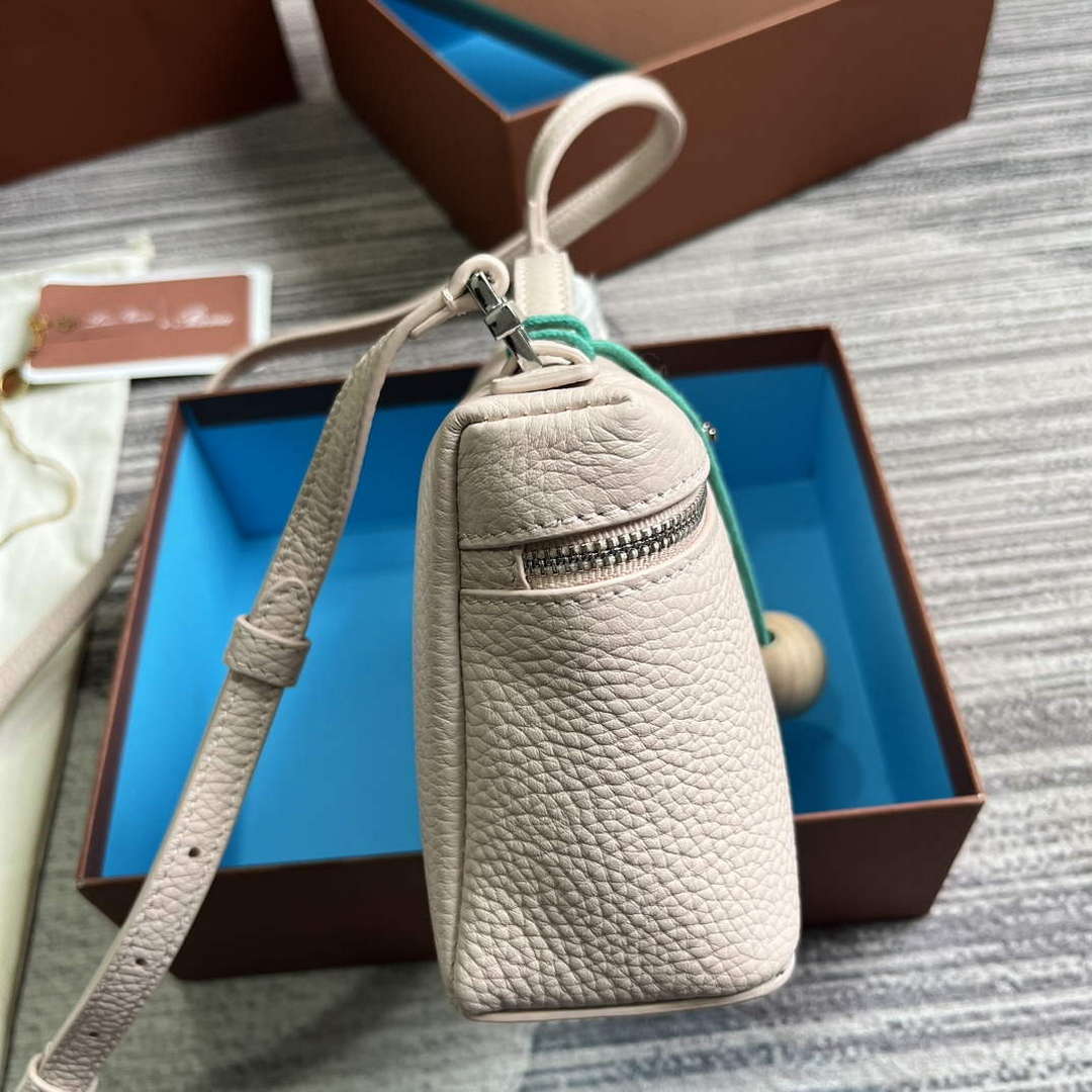 Loro Piana FAI8393 Extra Pocket Pouch L19 Light pink