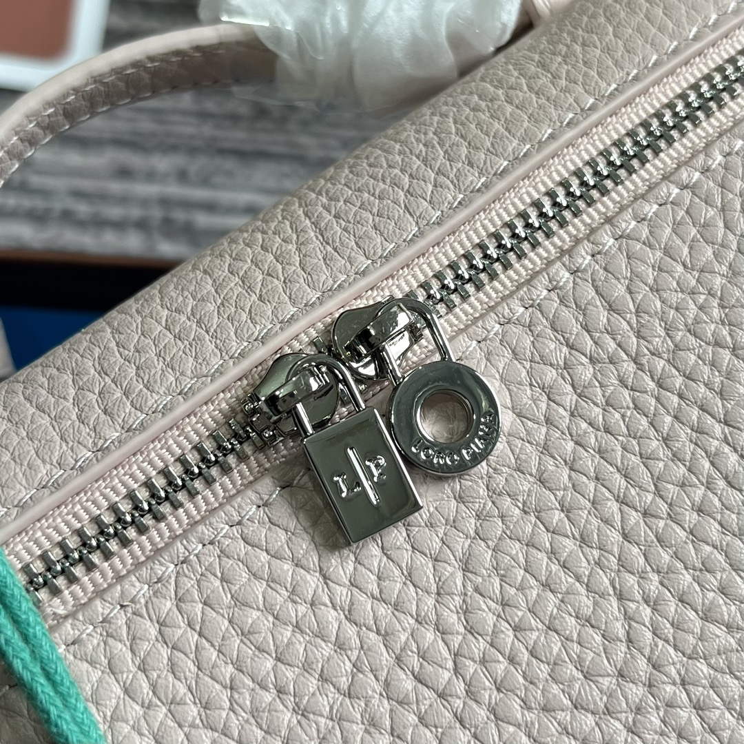Loro Piana FAI8393 Extra Pocket Pouch L19 Light pink