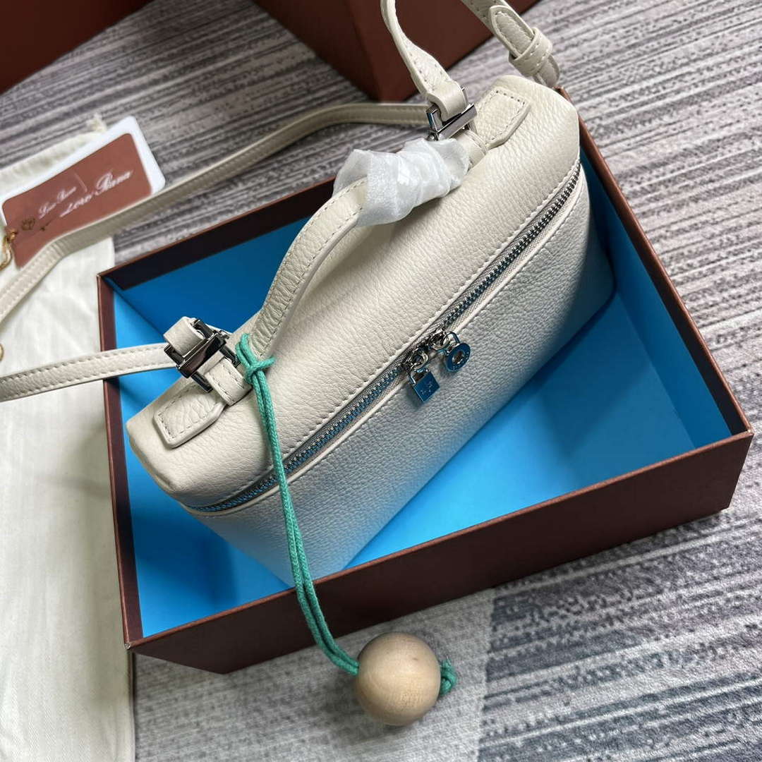 Loro Piana FAI8393 Extra Pocket Pouch L19 White