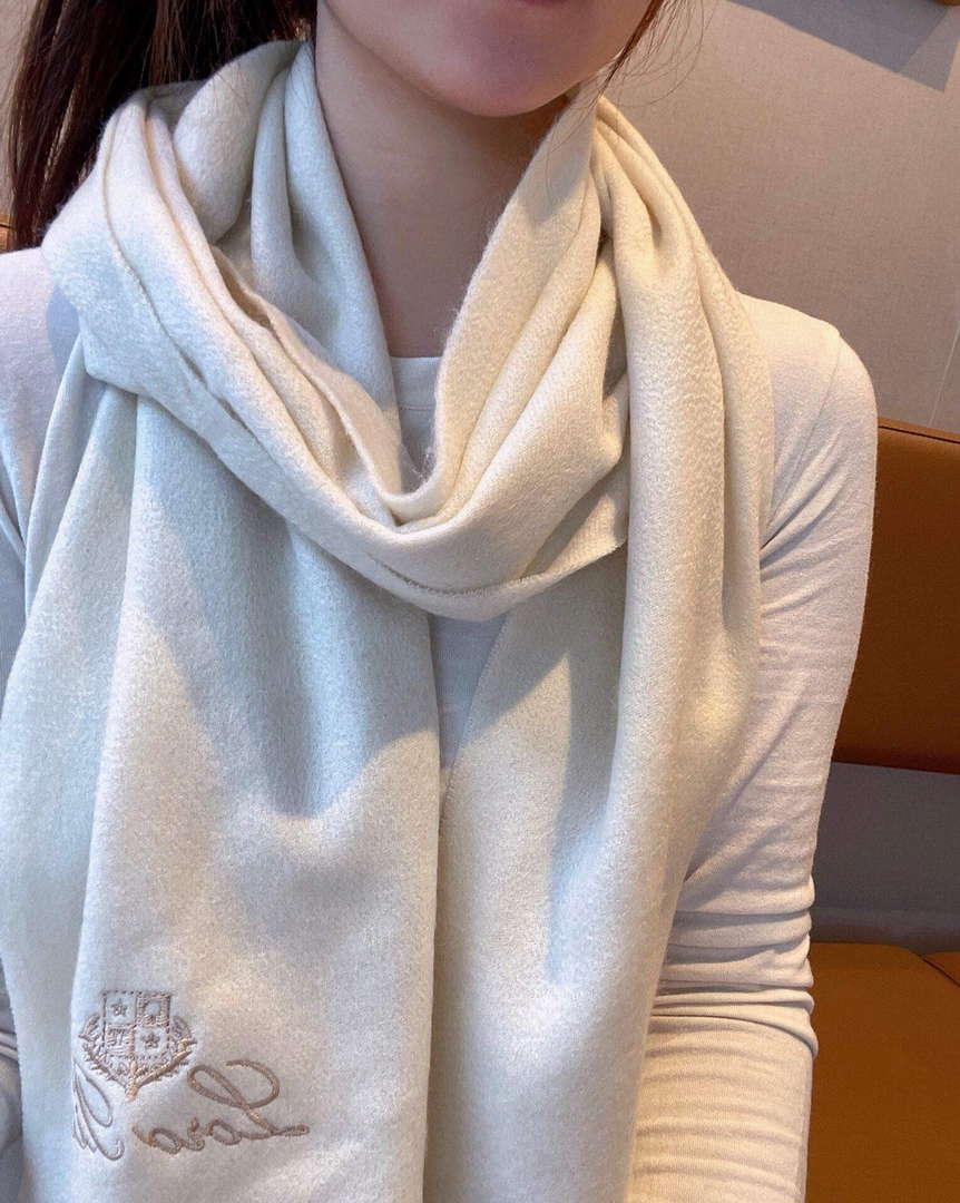 Loro Piana Scarves Designer Classic Cashmere Scarf LP57824