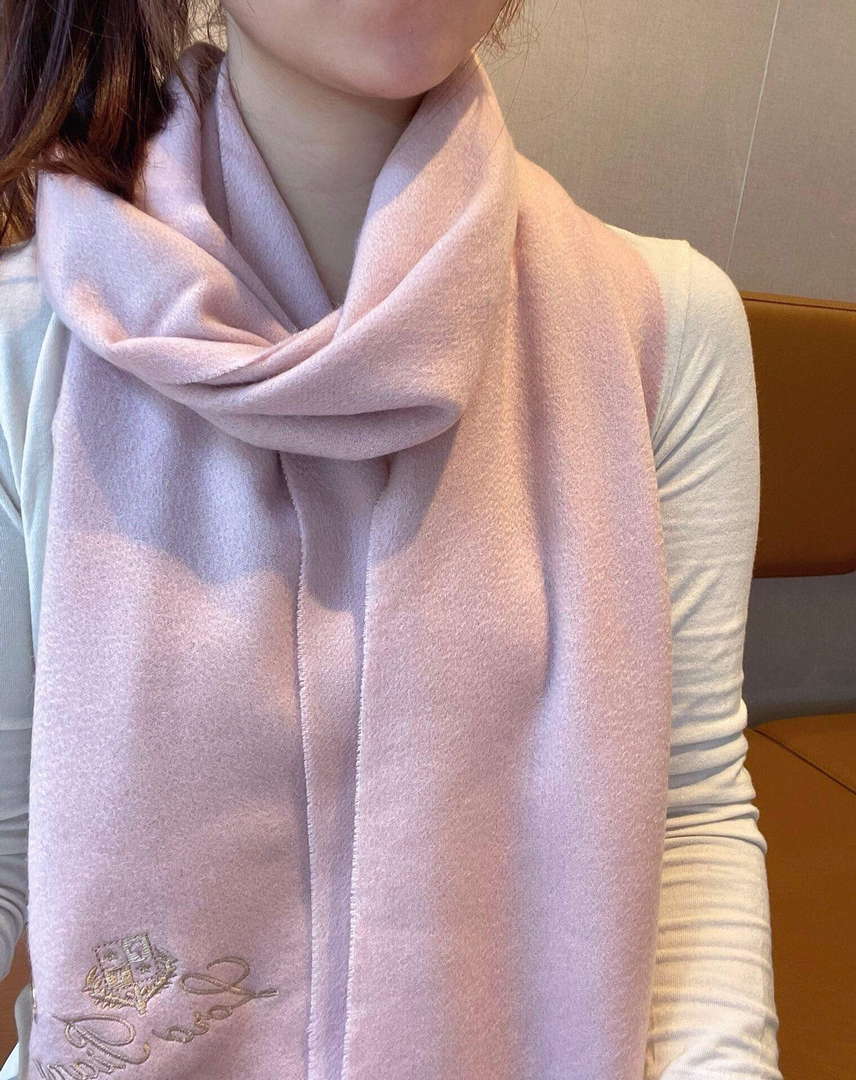 Loro Piana Scarves Designer Classic Cashmere Scarf LP57825