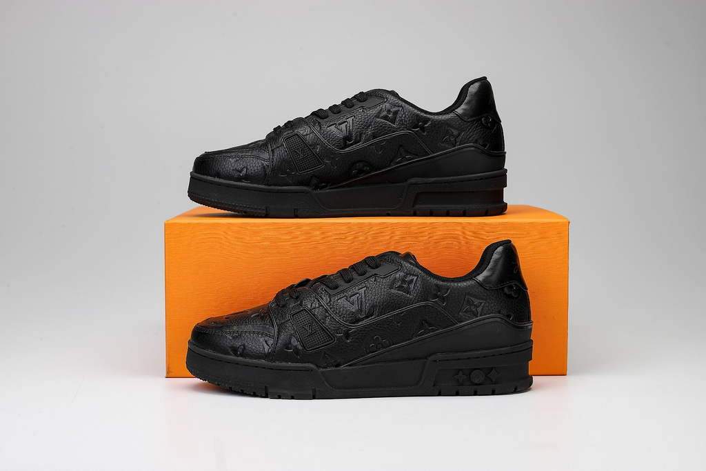 Louis Vuitton 1A9PZS  Women Men's  LV Time Out Sneaker M60042