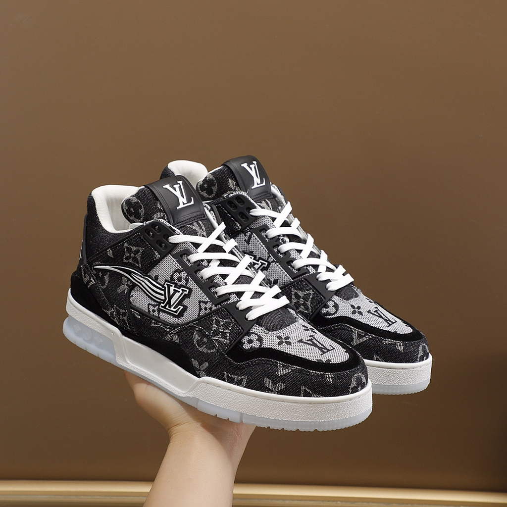 Louis Vuitton Women Men's  LV Time Out Sneaker M60066 - Male-39 - View 1