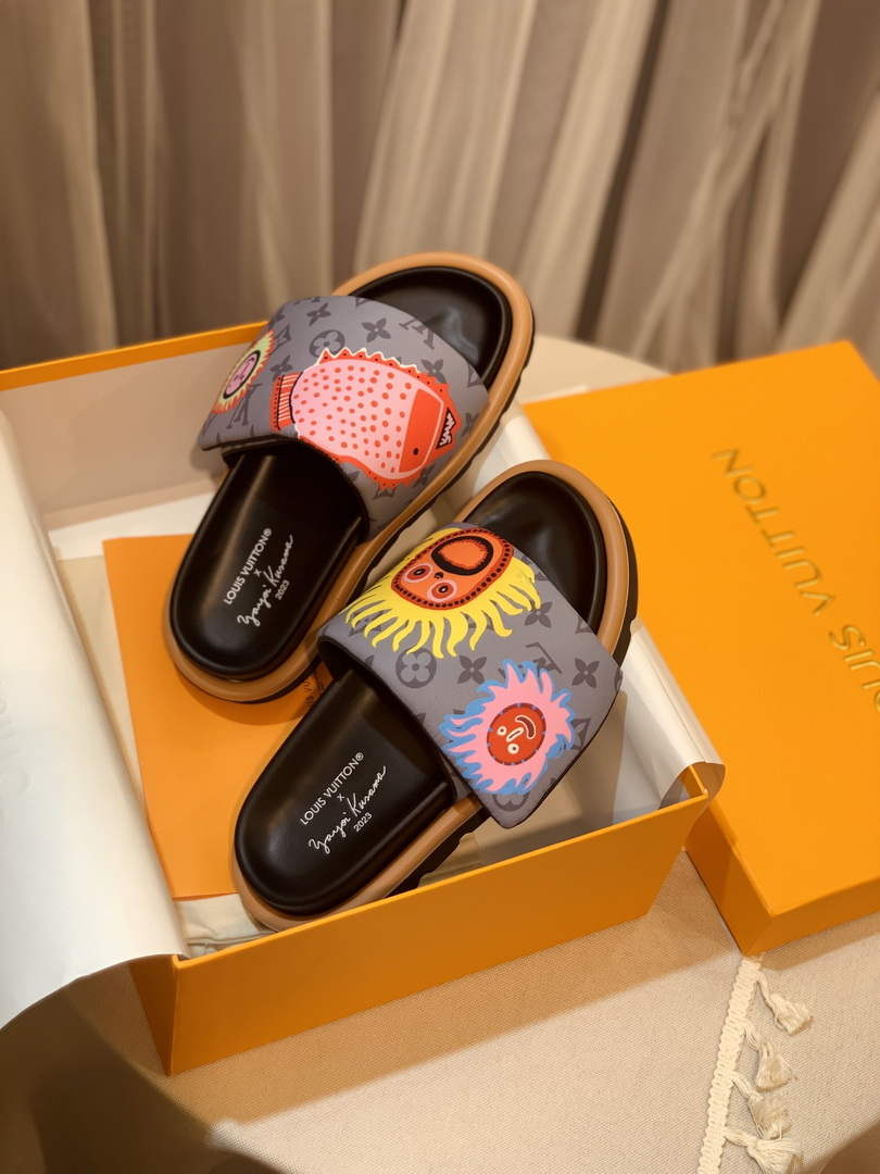 Louis Vuitton 1ABD8T LV x YK Pool Pillow Flat Comfort Mule L68354