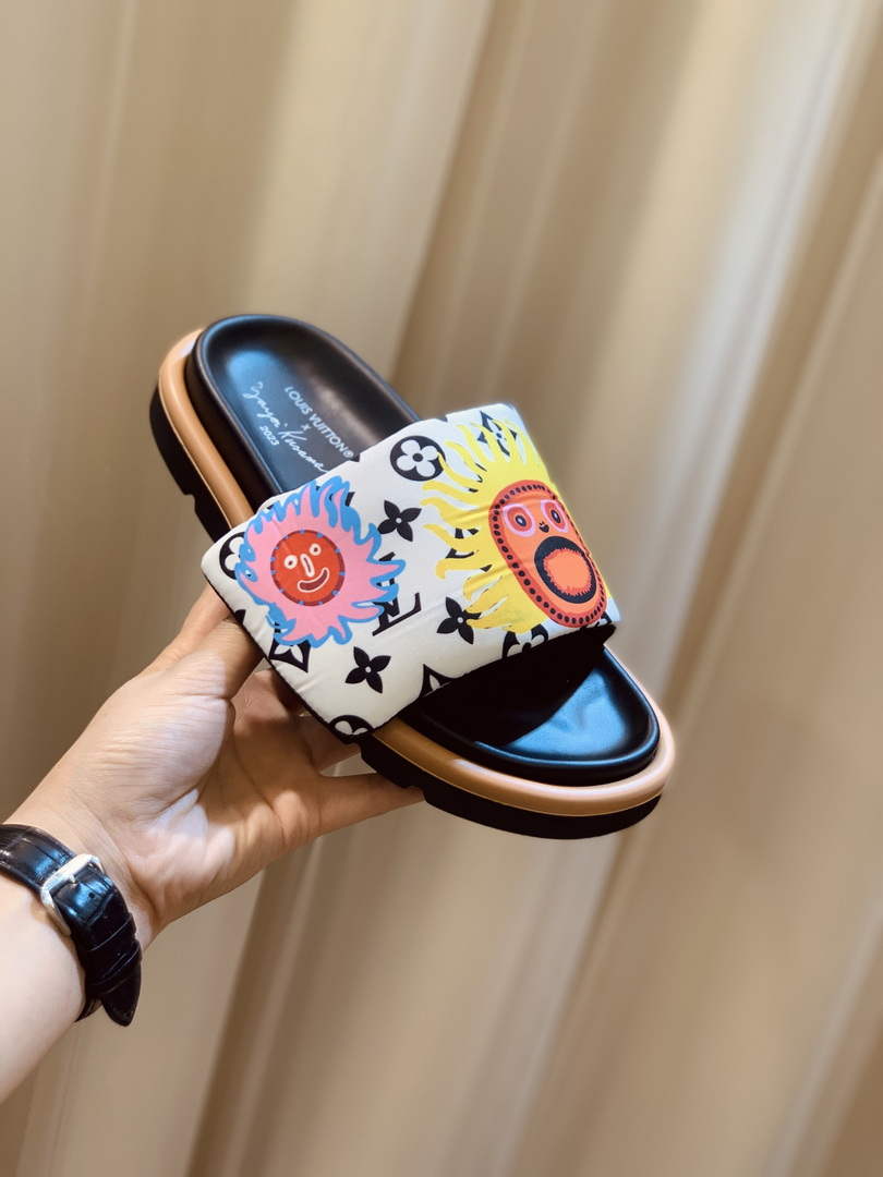 Louis Vuitton 1ABD8T LV x YK Pool Pillow Flat Comfort Mule L68356