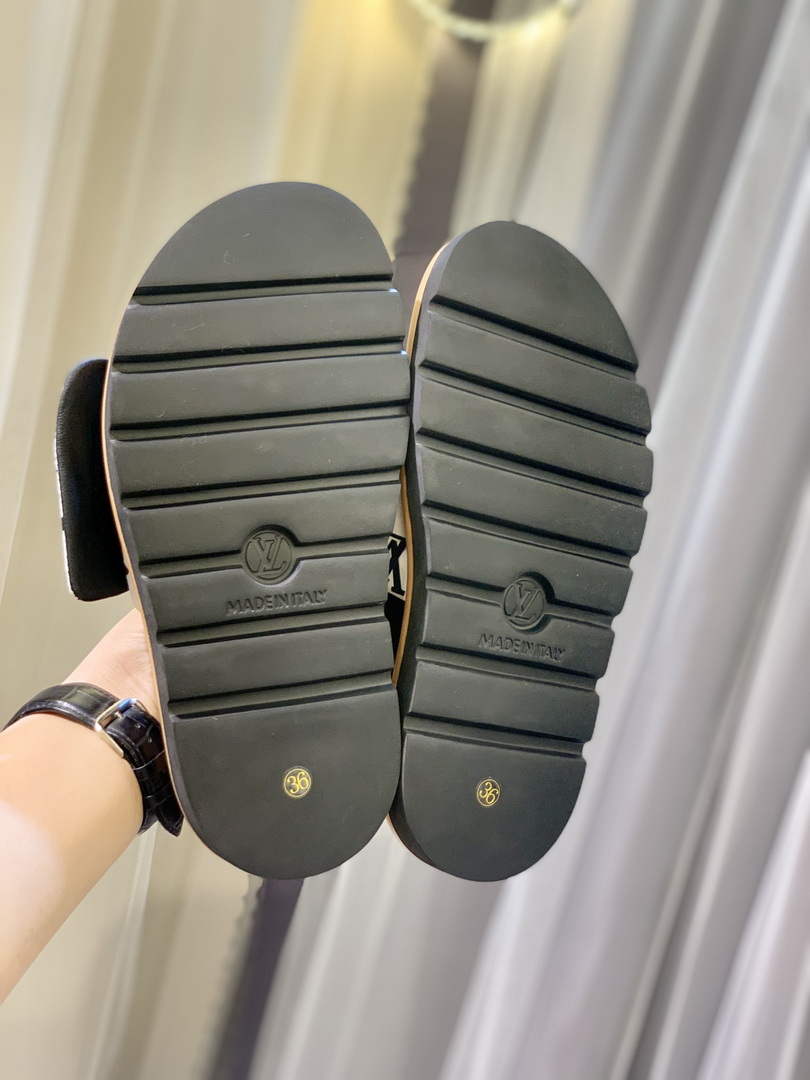 Louis Vuitton 1ABD8T LV x YK Pool Pillow Flat Comfort Mule L68356