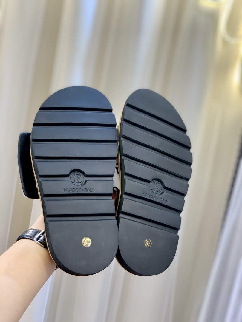 Louis Vuitton 1ABD91 LV x YK Pool Pillow Flat Comfort Mule L68350