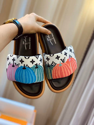 Louis Vuitton 1ABD91 LV x YK Pool Pillow Flat Comfort Mule L68351 - 35 - View 5