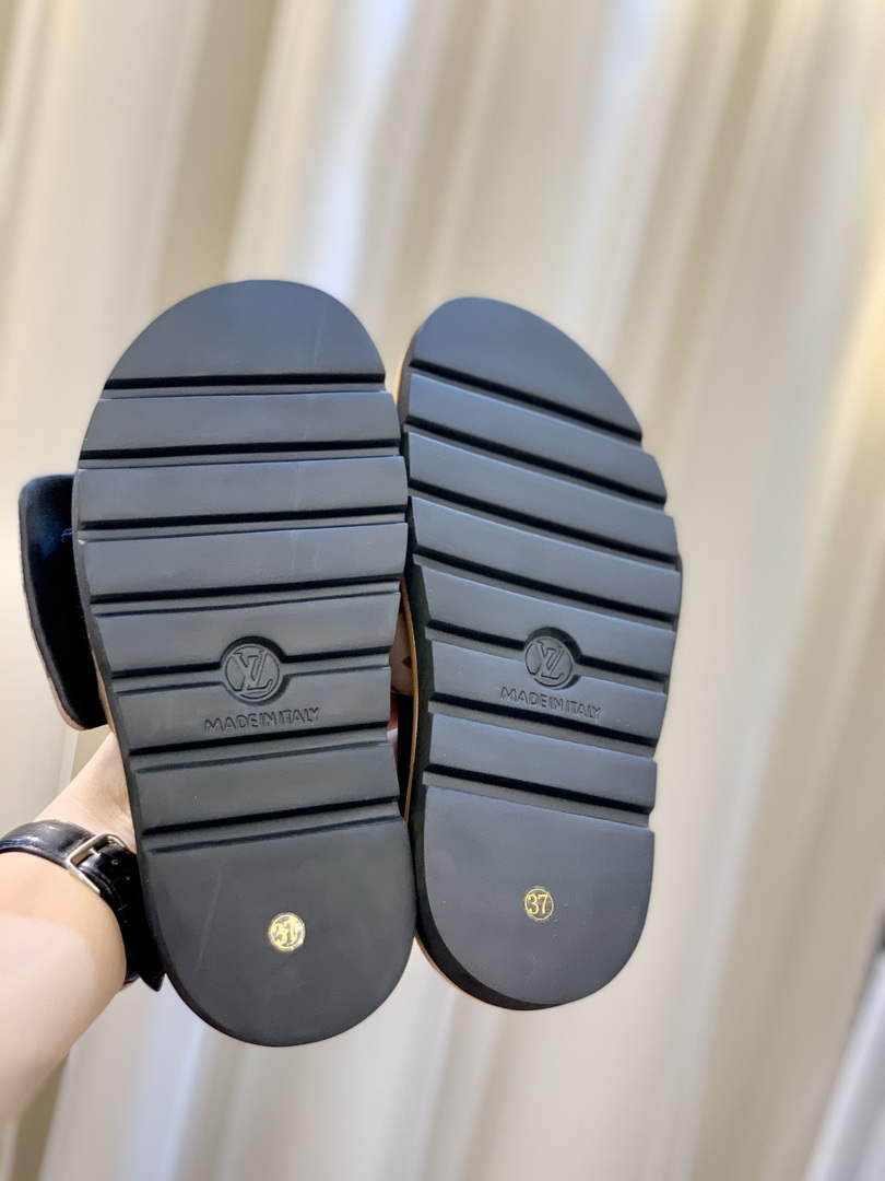 Louis Vuitton 1ABD91 LV x YK Pool Pillow Flat Comfort Mule L68351
