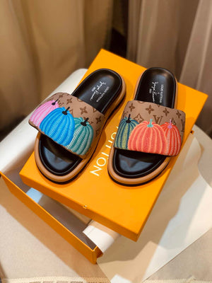 Louis Vuitton 1ABD91 LV x YK Pool Pillow Flat Comfort Mule L68352 - 35 - View 1