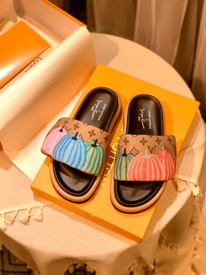 Louis Vuitton 1ABD91 LV x YK Pool Pillow Flat Comfort Mule L68352 - 35 - View 5