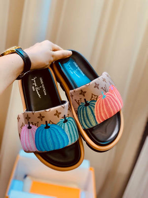 Louis Vuitton 1ABD91 LV x YK Pool Pillow Flat Comfort Mule L68352 - 35 - View 8