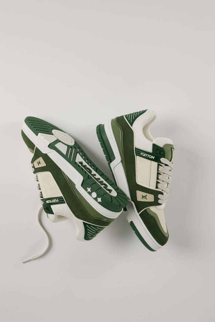 Louis Vuitton 1ABLUR Men Women's LV Trainer Sneaker L62469
