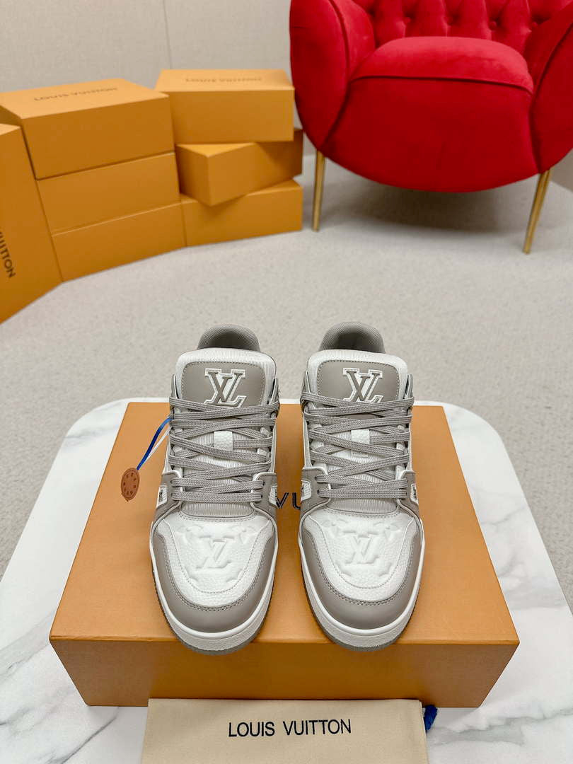 Louis Vuitton 1ABLUR Men Women's LV Trainer Sneaker L62470 - Fmale-Euro 35=US 4 - View 1