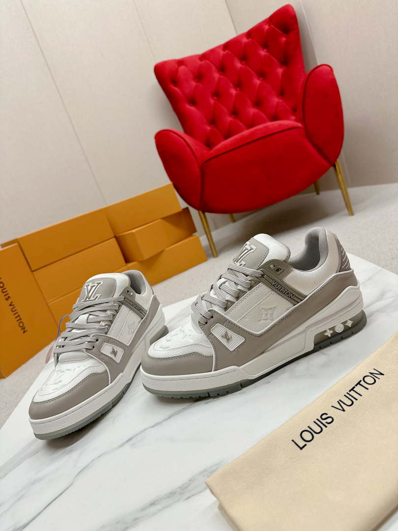 Louis Vuitton 1ABLUR Men Women's LV Trainer Sneaker L62470