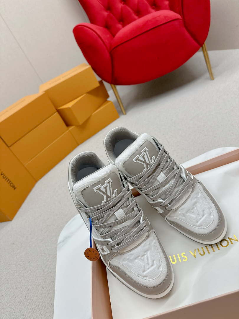 Louis Vuitton 1ABLUR Men Women's LV Trainer Sneaker L62470