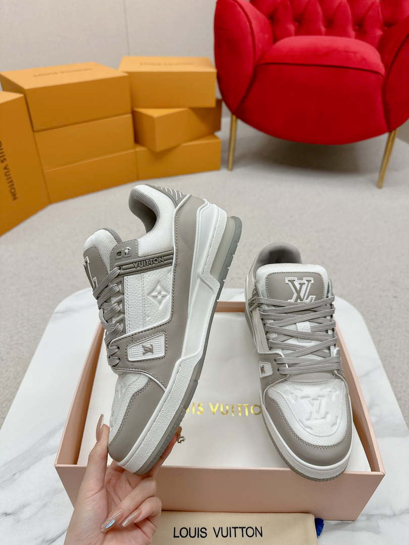 Louis Vuitton 1ABLUR Men Women's LV Trainer Sneaker L62470