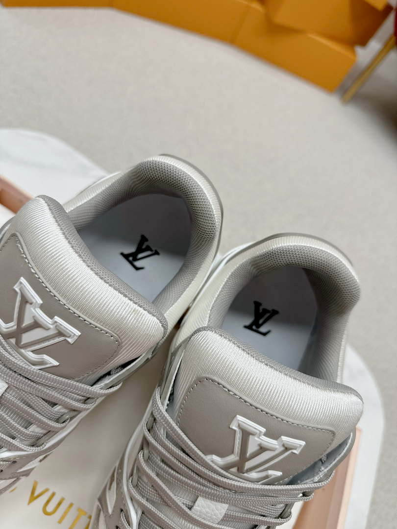 Louis Vuitton 1ABLUR Men Women's LV Trainer Sneaker L62470