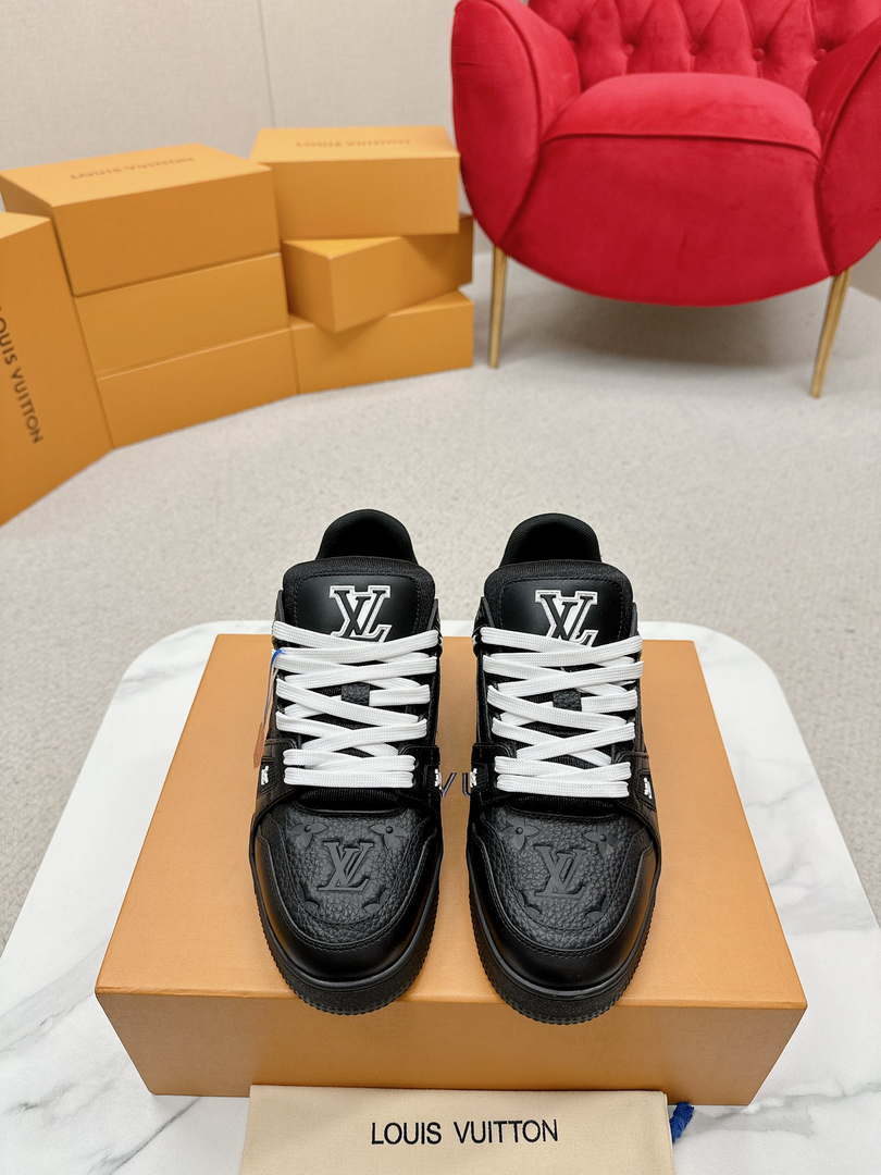 Louis Vuitton 1ABLUR Men Women's LV Trainer Sneaker L62471