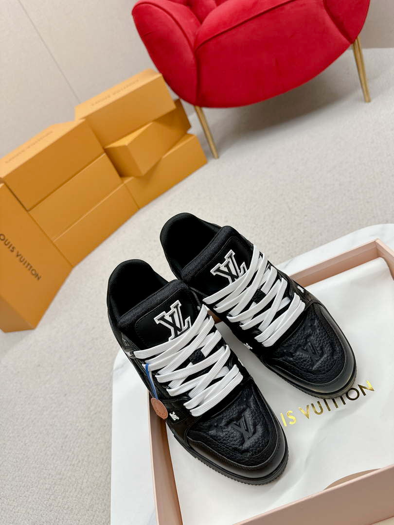 Louis Vuitton 1ABLUR Men Women's LV Trainer Sneaker L62471