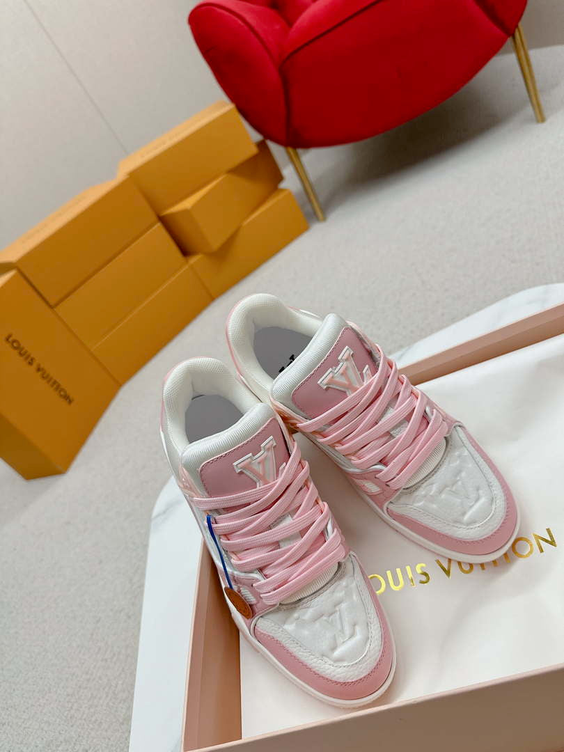 Louis Vuitton 1ABLUR Men Women's LV Trainer Sneaker L62472
