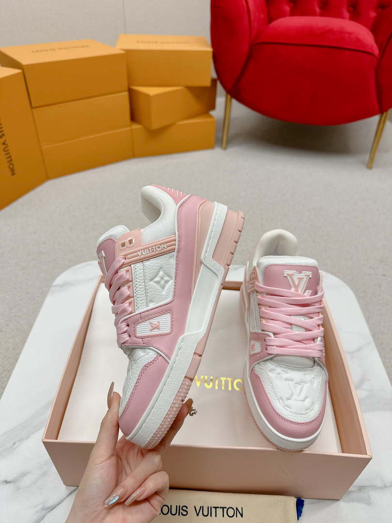 Louis Vuitton 1ABLUR Men Women's LV Trainer Sneaker L62472