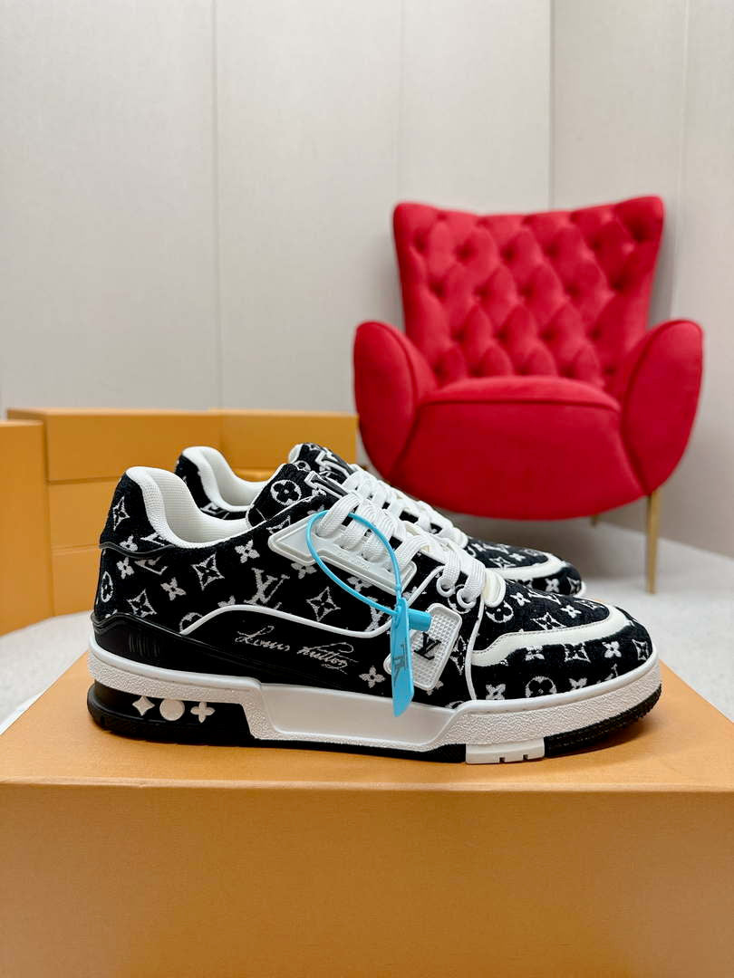 Louis Vuitton 1ABNJP Men Women's LV Trainer Sneaker L62478