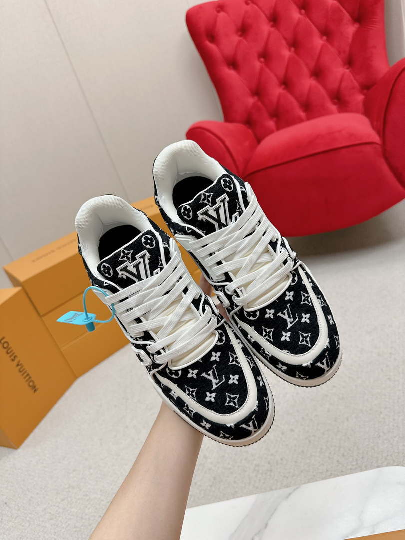Louis Vuitton 1ABNJP Men Women's LV Trainer Sneaker L62478