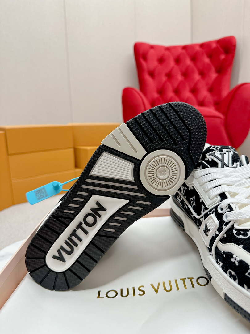 Louis Vuitton 1ABNJP Men Women's LV Trainer Sneaker L62478