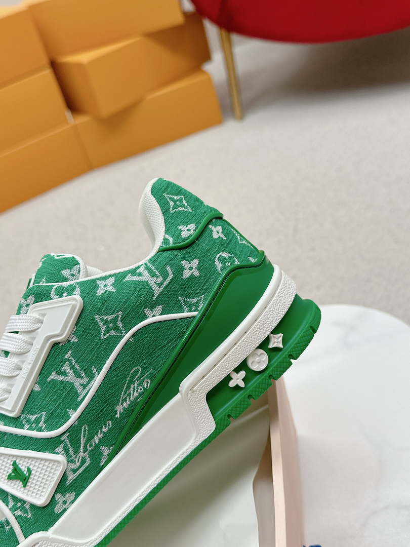 Louis Vuitton 1ABNJP Men Women's LV Trainer Sneaker L62479