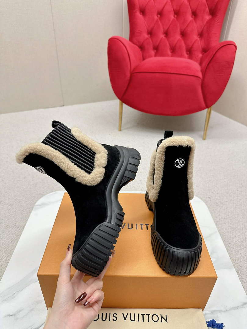 Louis Vuitton 1ABUI3 Women's Ruby Flat Ankle Boot L62362 - US 4=Euro 35 - View 1