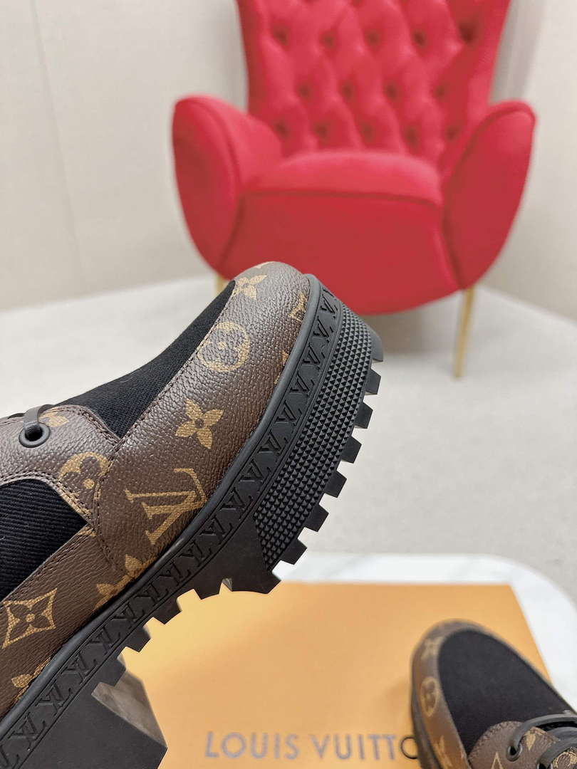 Louis Vuitton 1AC7RU Women's Laureate Platform Desert Boot L62356