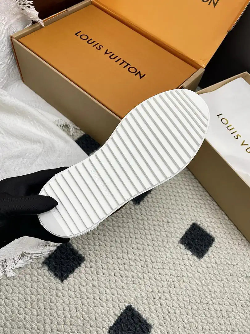 Louis Vuitton 1ACUIN LV Stadium Sneaker Shoes L66383
