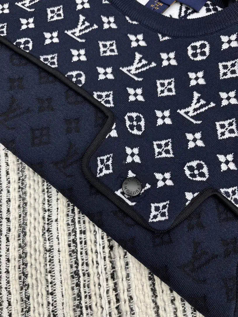 Louis Vuitton 1AIG26 Women Short-sleeved patchwork sweater L66493