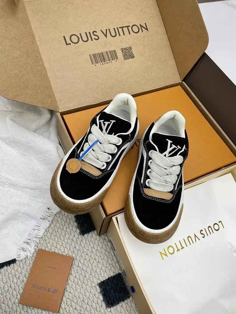 Louis Vuitton  1AJ742 LV Tilted Sneaker Shoes L66338