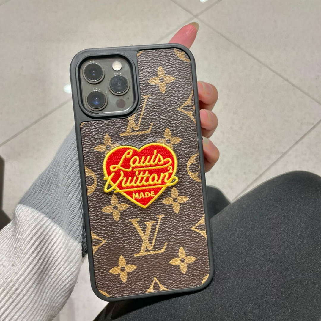 Louis Vuitton Apple Iphone Leather Premium Deluxe Phone Case L20130 - iPhone15pro max £¨6.7£© - View 1