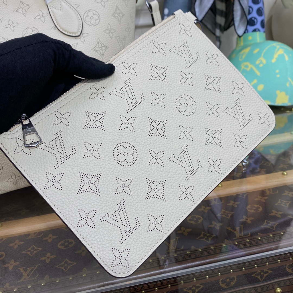Louis Vuitton  Blossom MM Mahina Tote Bag LV M21851 Beige