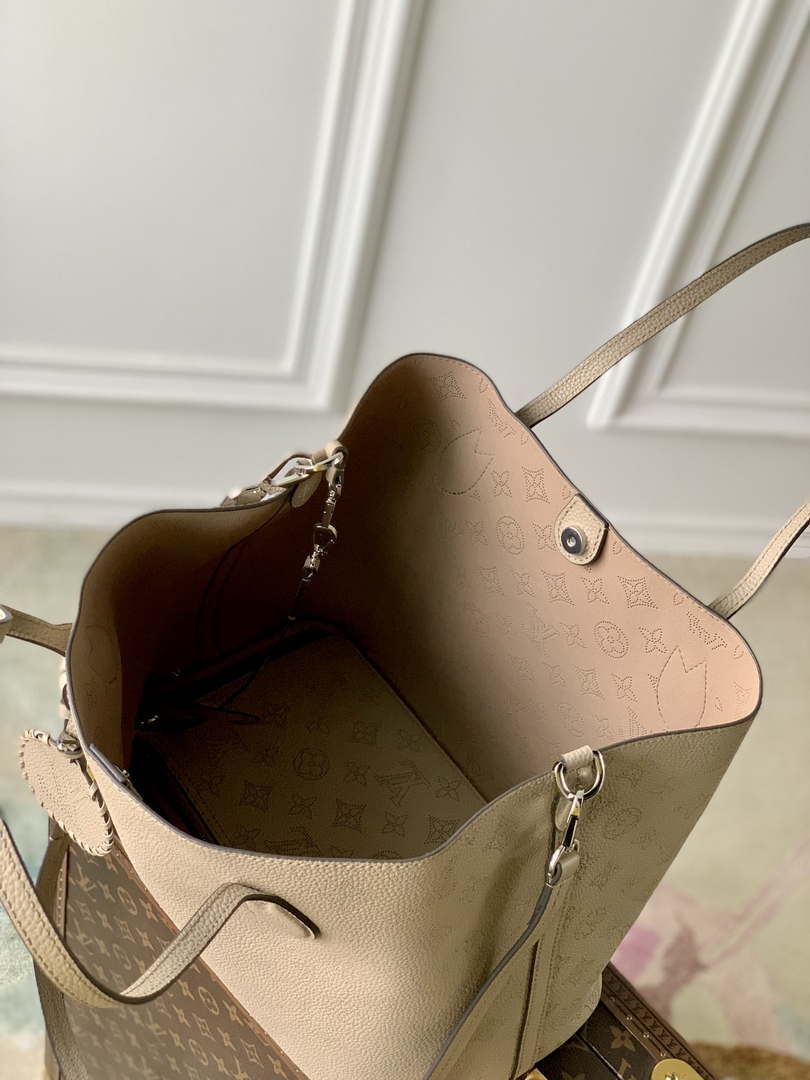 Louis Vuitton Blossom MM Mahina Tote Bag LV M21852 Galet - Default Title - View 6